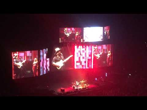 Hard Livin' - Chris Stapleton à Country 2 Country 2019
