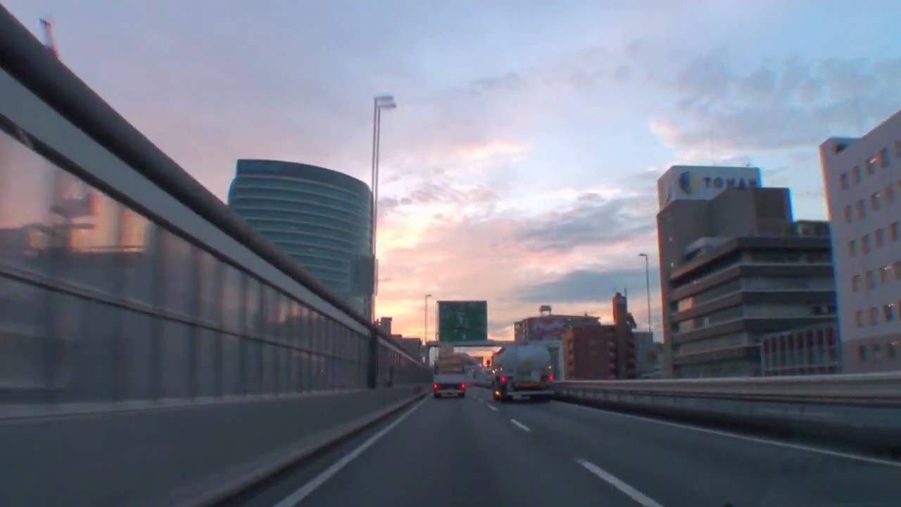 早朝の首都高池袋線[Metropolitan in the early morning drive]