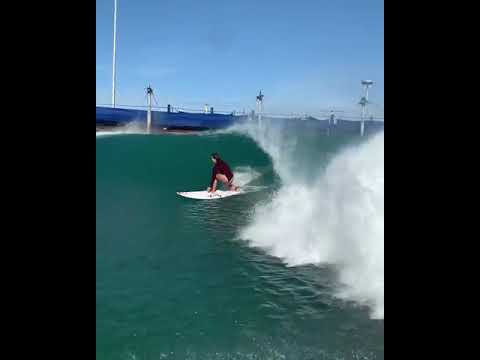 Amuro Tsuzuki surfin on the X21 model at Kelly Slater Wave Pool