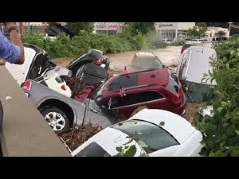 cars-swept-away-in-flood