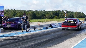Dodge Charger SRT Hellcat 6.2 vs Pontiac Firebird Trans Am 427cid 1/4 mile drag race
