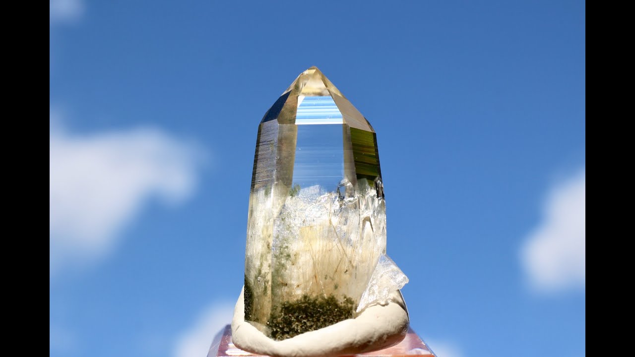 ガネーシュヒマール産 ヒマラヤ水晶 角閃石入り | 石垣島の夜光貝