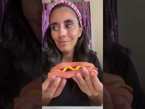 Video: Khanii mai fac hot dog?