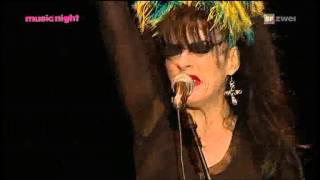 Nina Hagen, "All You Fascists Bound To Lose" (W. Guthrie), Zurich, CH, July 20, 2010