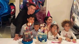 Cristiano Ronaldo and Georgina Rodriguez whit family numbers favoris