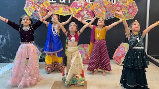 Download Lagu Nagade Sang Dhol Baje || Kids Garba Dance || Dandiya Special Dance  MP3