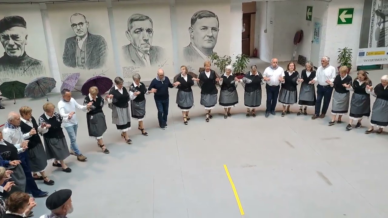 danza prima fábrica de Ortiz en candás  2024