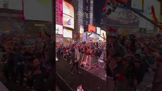 Thousands of Jewish teenagers gathered in Time Square to chant BRING THEM HOME #israel screenshot 1