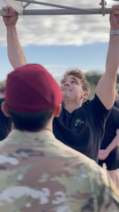 Special Operations candidates evaluated by USAF Special Warfare PJ (Pararescuemen) in max pull-ups