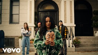 Смотреть клип Becky G - Bella Ciao