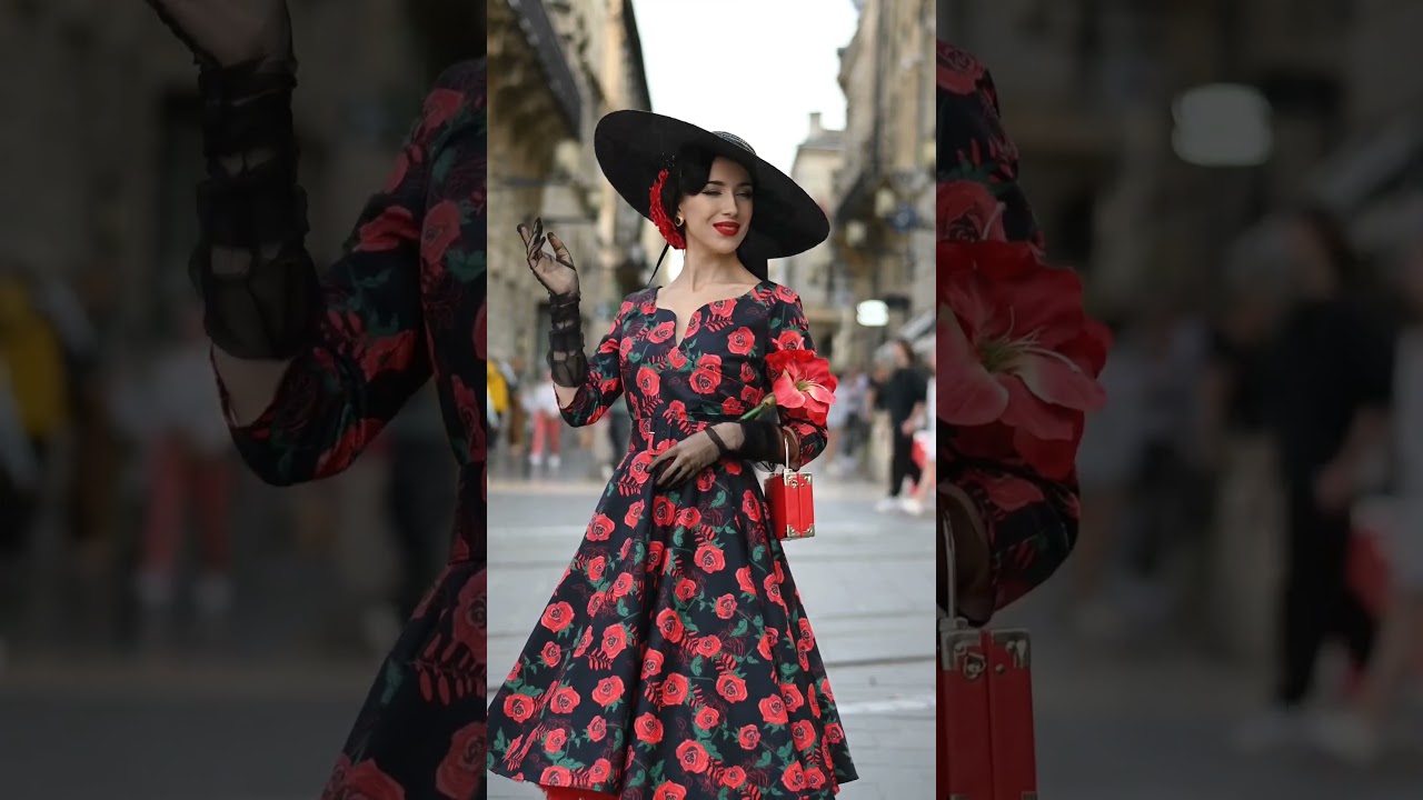 Vintage Diva's Bombshell Roses Swing Dress 🌹