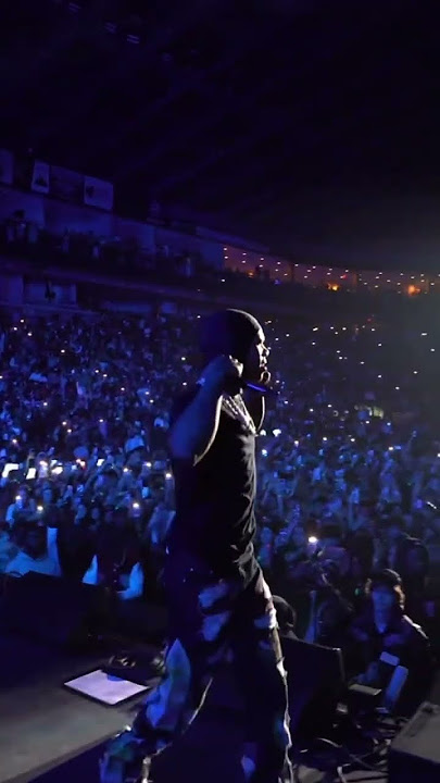 Iced out HELLO #aboogiewitdahoodie #popsmoke