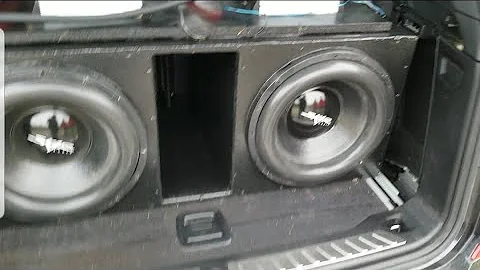2 Skar ZVX 15s D1 and 2 Taramps Smart 3K Bass In A 100k BMW getting super Violent