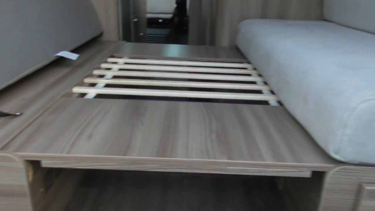 AUTOCRUISE SELECT 144 REAR DINETTE BED