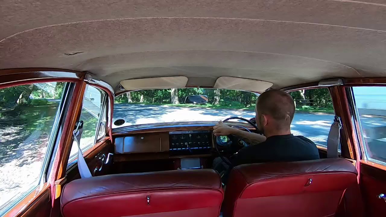 Beaulieu Garage - 1966 Jaguar Mk2 3.4 Driving demonstration