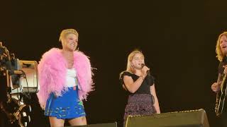 Pink - Cover Me In Sunshine (Pinkpop Festival 16\/06\/23)