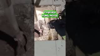 Bantuan Abang BOMBA di ambil kunci di drainase #pemadamhits #batampunyacerita #api #damkar #evakuasi