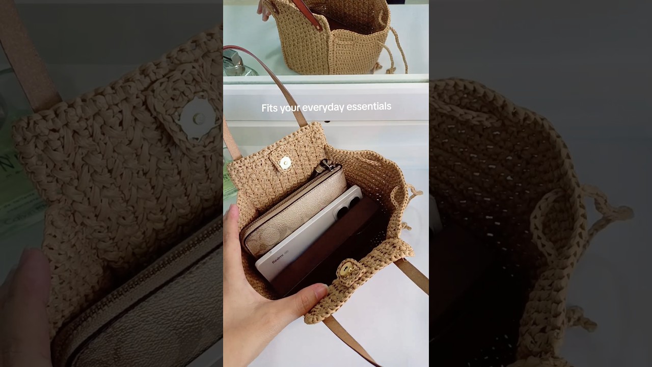 เบากว่าที่คิดเพียง 140 กรัม แต่ใส่ของได้ครบในทุกวัน#ruethaiatelier#raffiabag#crochetbag#handmadebag