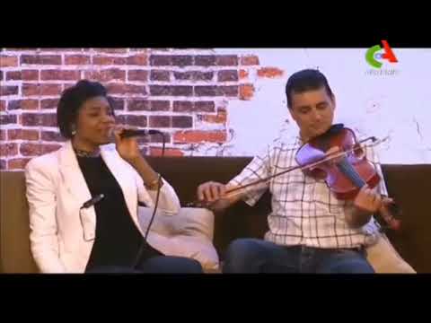 واخا جانيمار أداء المطربة حكيمة بولانجي صحبة الأستاذ باي بكاي ألحان و شباب 2015