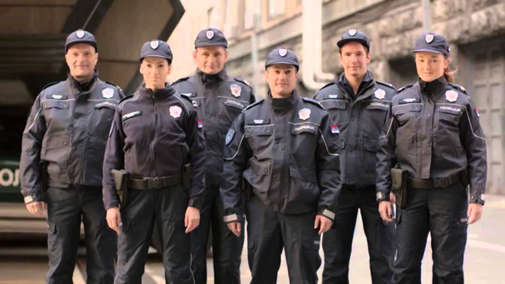 Ljudi u policijskim uniformama u spotu SNS - politička zloupotreba? 