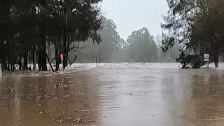 Watch How Fast The Hawkesbury River Rises. Richmond Bridge Goes Under AGAIN.