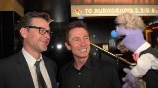 That time actors Connor Trinneer & Dominic Keating talked to a puppet at Unbelievable!!!!! Premiere.