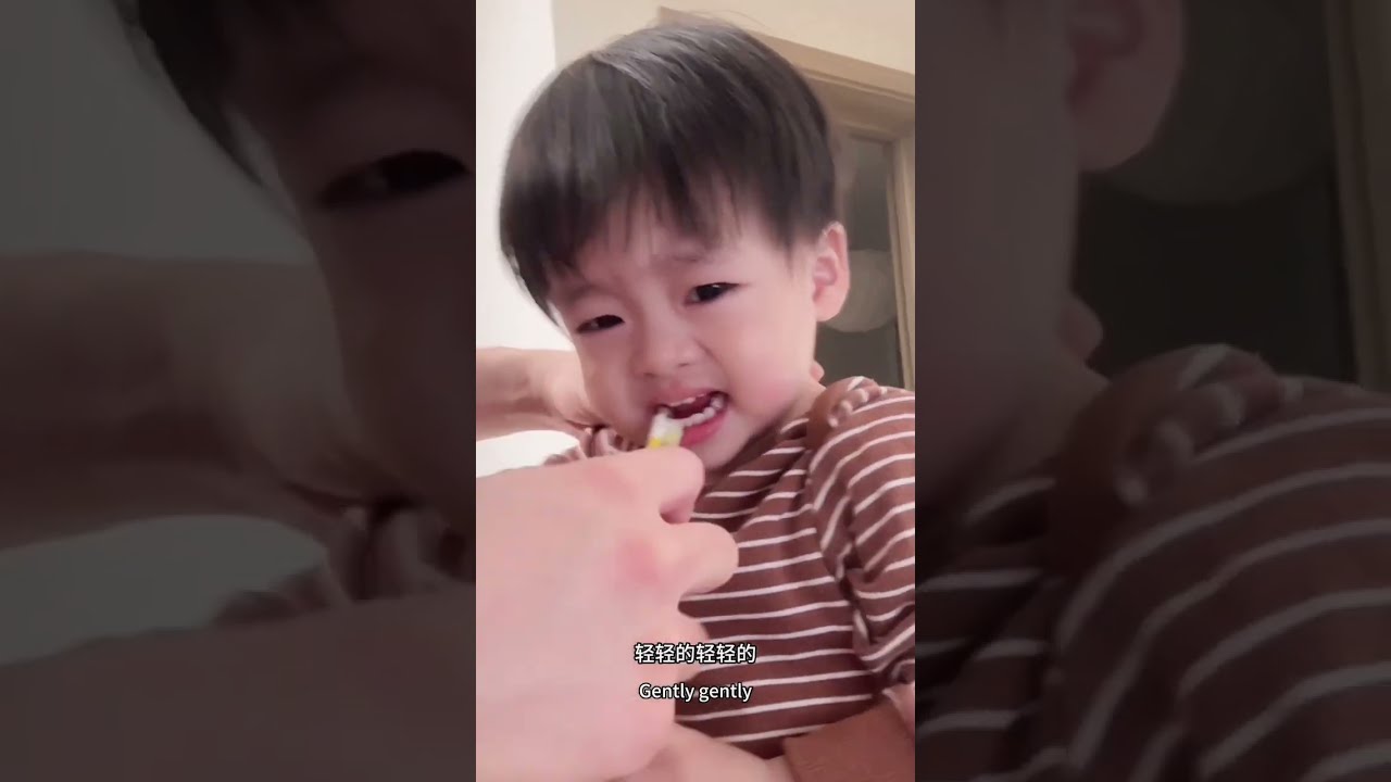 潘爸乐爷vlog：leye宝宝好喜欢狗狗，潘爸抱着leye宝宝煮饭都要抛锅了 baby leye & pan #baby #dadlife #babyboy #family #daddy