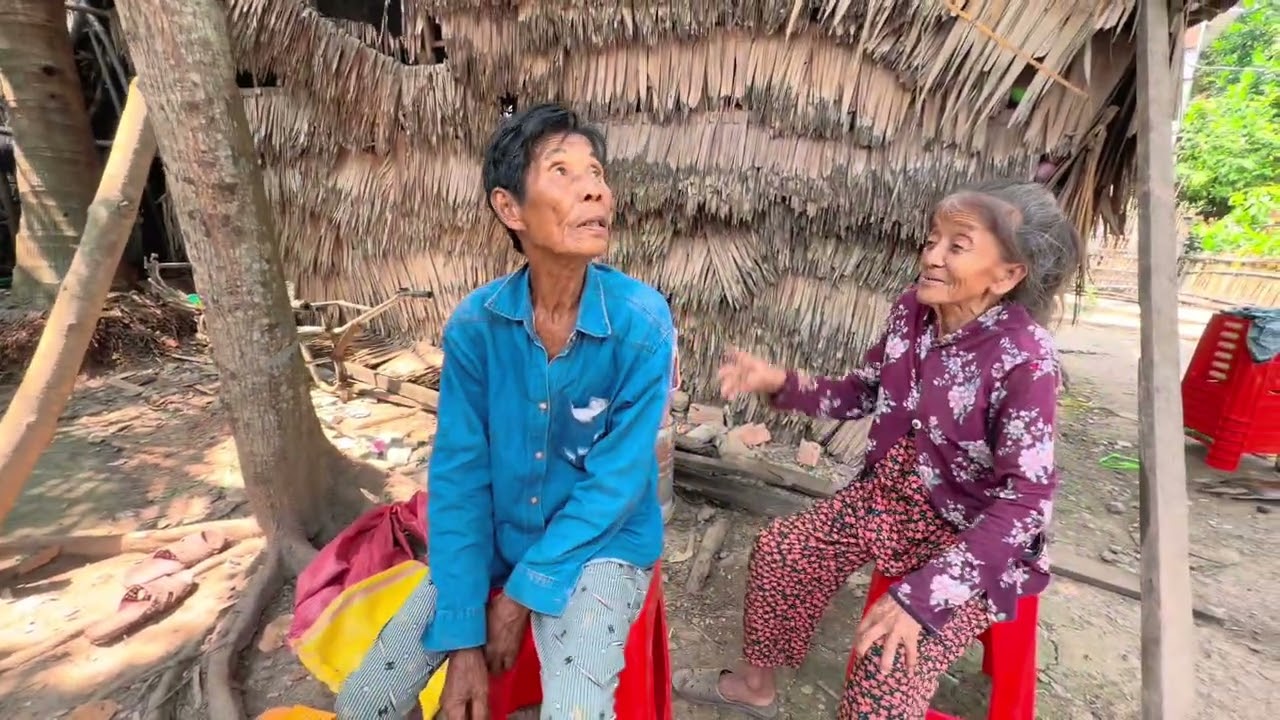 U75 nói gì mà cô này muốn U75 ở lại không cho về nhà luôn ở đây với U40..!