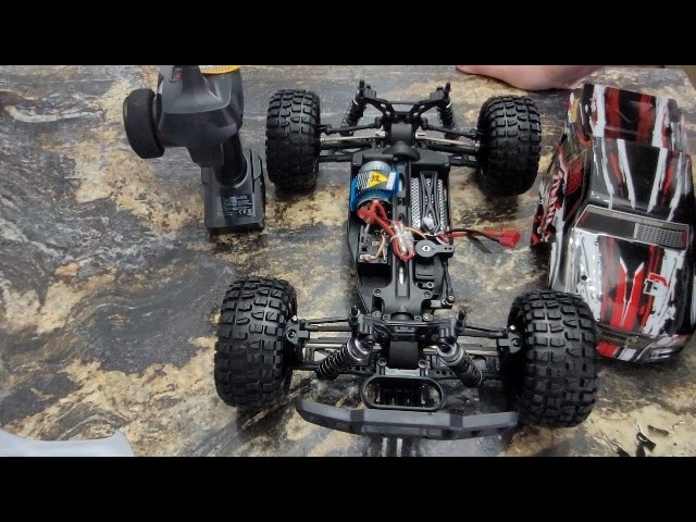 How to access & plug in battery on this remote control car - YouTube
