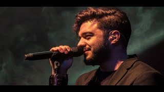 İLYAS YALÇINTAŞ - Arnavut Kaldırımı (Demet Sağıroğlu cover) (Konser/Canlı) @HollyStone Antalya Resimi