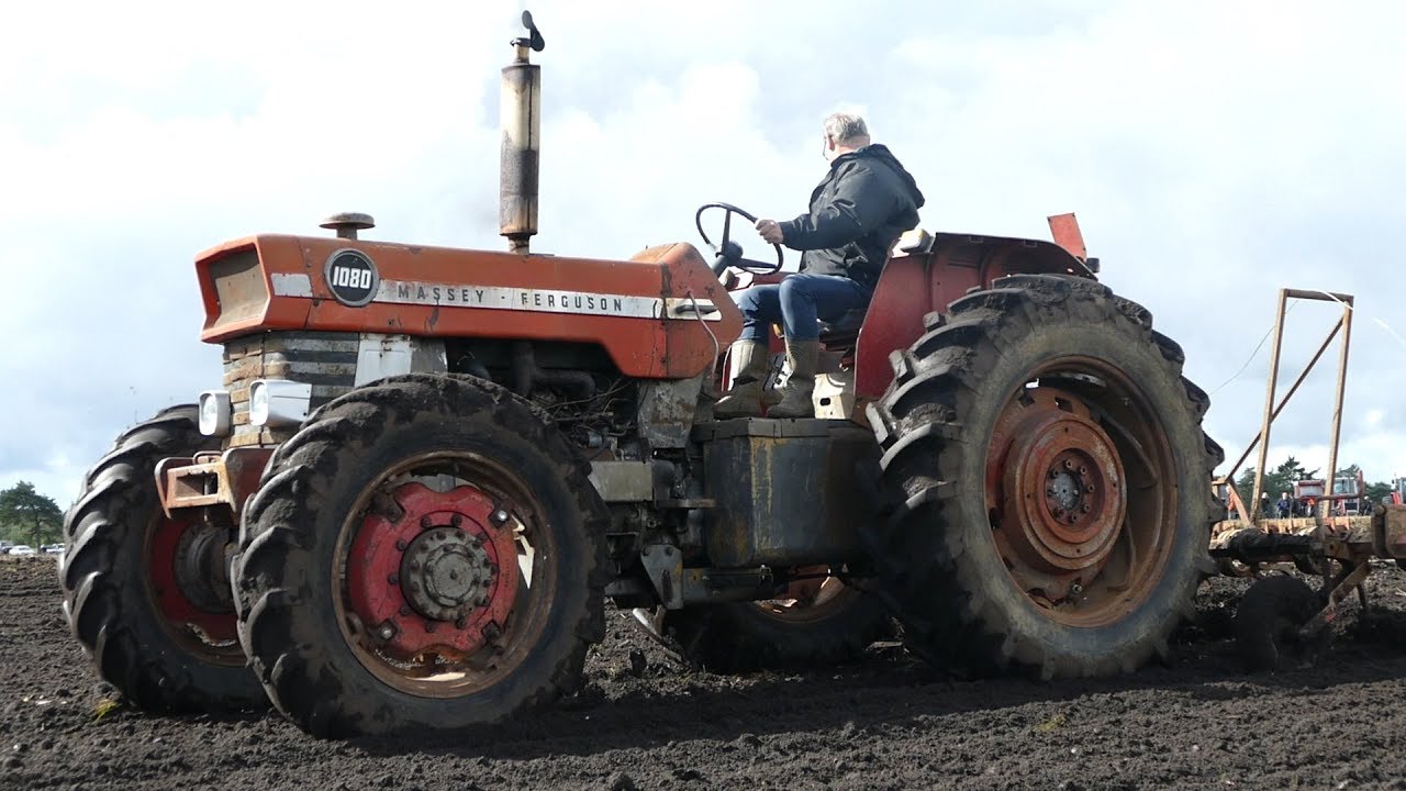 Massey Ferguson 1080 4wd Working Hard Cultivating The Field At Mf Markdage Dk Agriculture Youtube