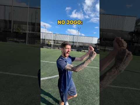 NO JOGO: 🤬 / FORA DO JOGO: 😍