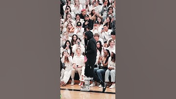 LeBron Brings out ALL the Phones 😳