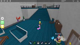ROBLOX: Epic Minigames - Balcony Bolt screenshot 4