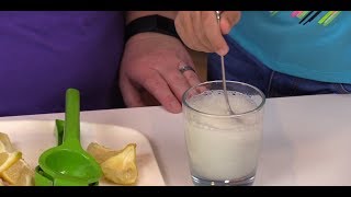 Kat Kat and Lily Make Fizzing Lemonade