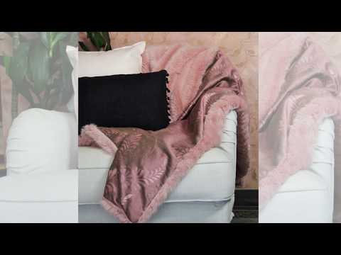 how-to-paint-fabric:-stenciling-a-pink-diy-throw-blanket