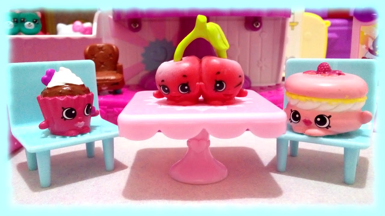 Shopkins Cupcake Queen Cafe and Shopkins Season 4 Pack w/ Petkin ♥ Toys World Video
