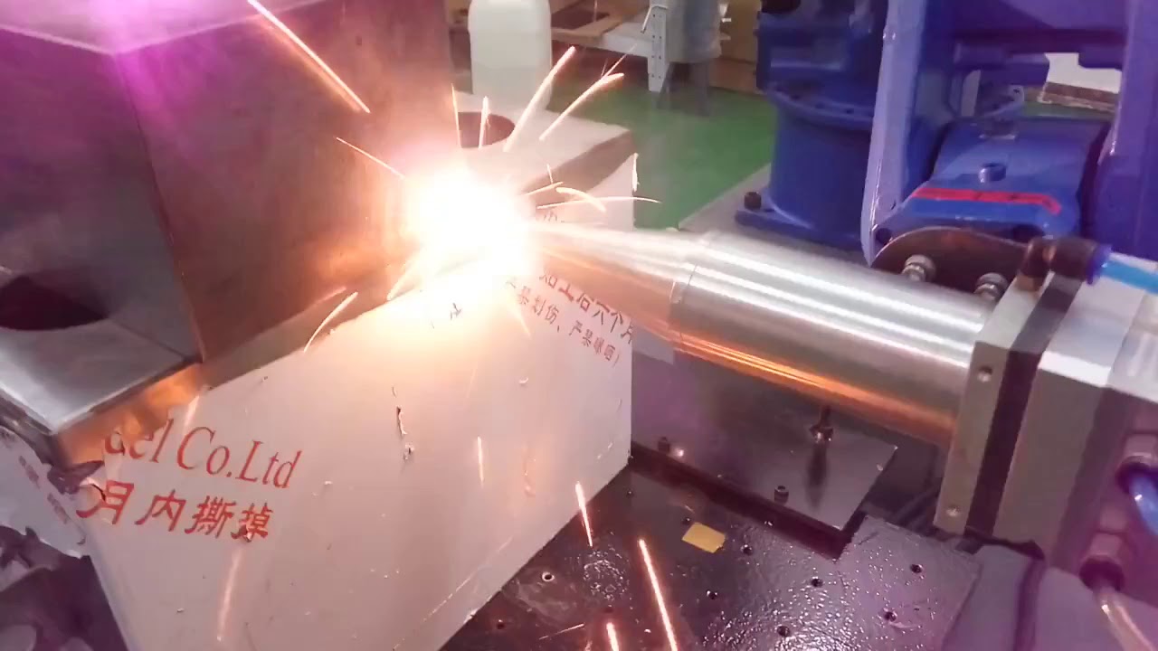 Robot laser welding video 2 - YouTube