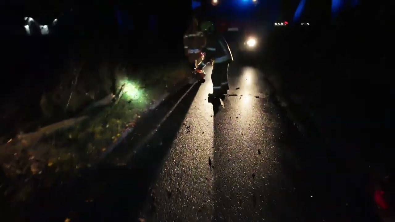 [ALARMOWO] Konar drzewa na drodze w Nowcu DW 515.