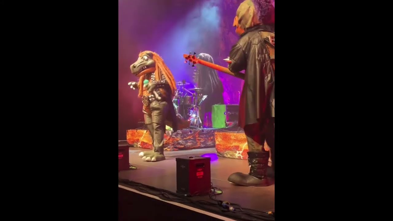 Heavysaurus - Komppi Momppi Drum Solo @ Kulturzentrum Pavillon (03/22/2025)