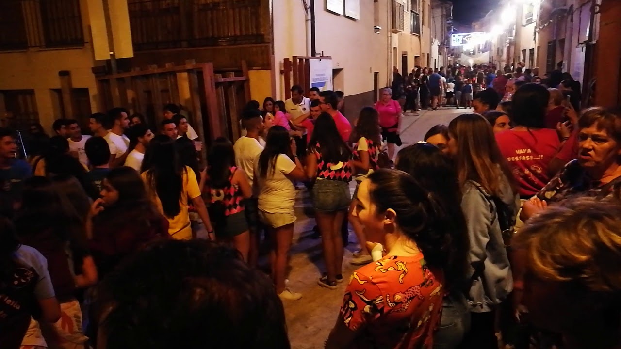 Salida de las peñas en las fiestas de Peñafiel 2018