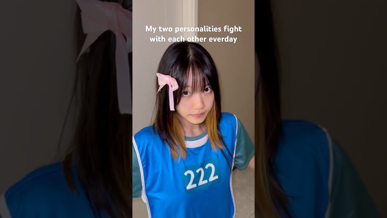 My two personalities fight with each other every day #player222 #cosplay #squidgame #dance