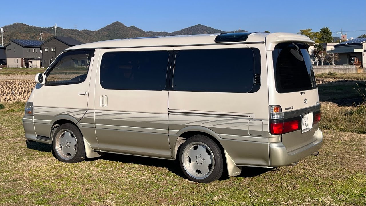 ATOTO] Tinkering with a 22-year-old Hiace. - YouTube