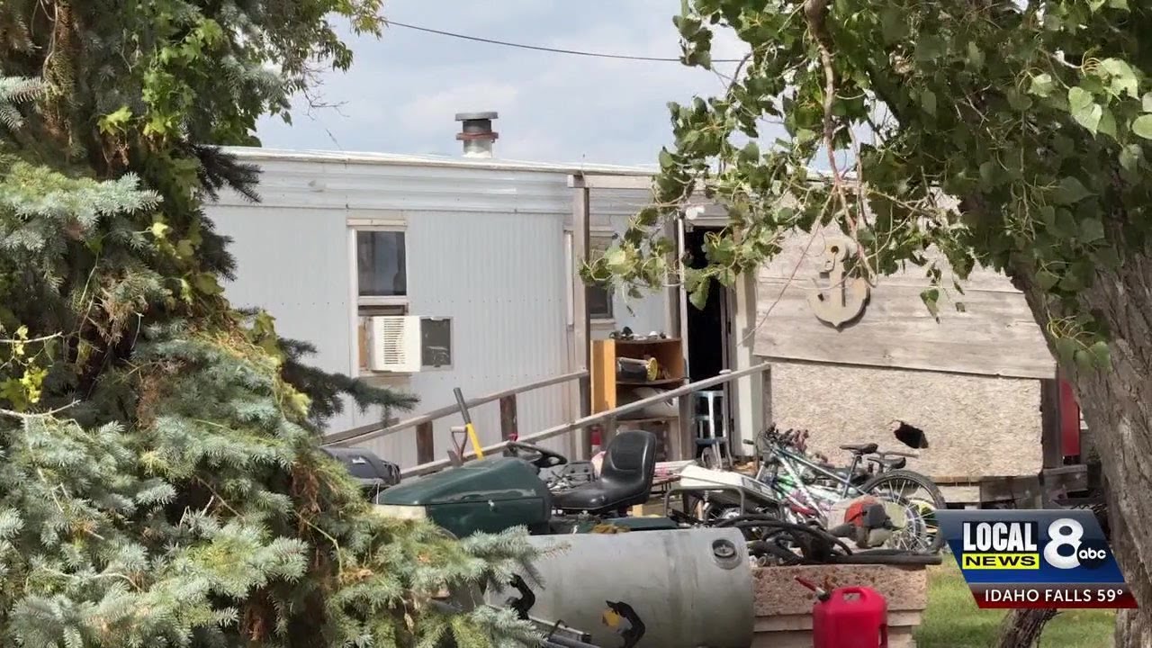 No injuries reported in trailer fire - YouTube