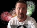 Они как бы говорят: "с праздником!"