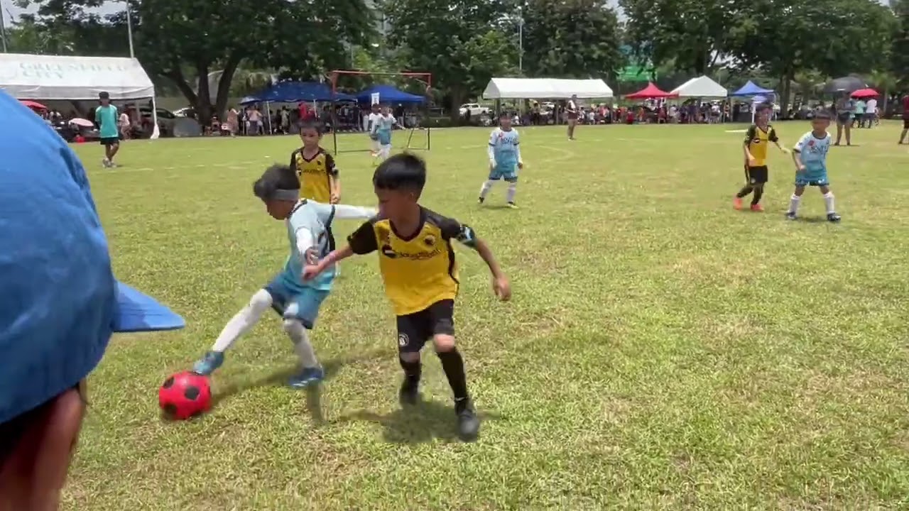 Enzo #22 with his South United FC teammates ⚽️