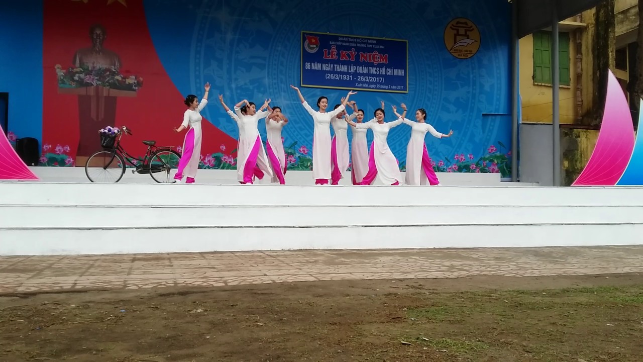 Hà Nội 12 mùa hoa - lớp 12a3- trường THP