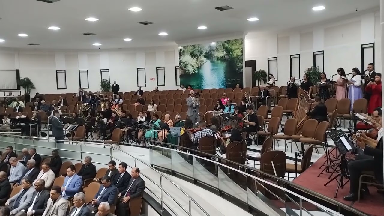 Louvor da harpa cristã na Igreja Evangélica Assembléia de Deus, sede, Cuiabá Mato Grosso 