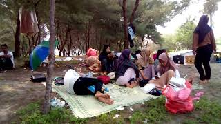 Keseruan Parah Talent Dan Tim Kreatif Di Gumuk Pasir Dan Pantai Cemara Sewu