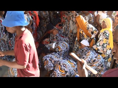 Video: Jinsi Ya Kuteka Mfalme Wa Chura